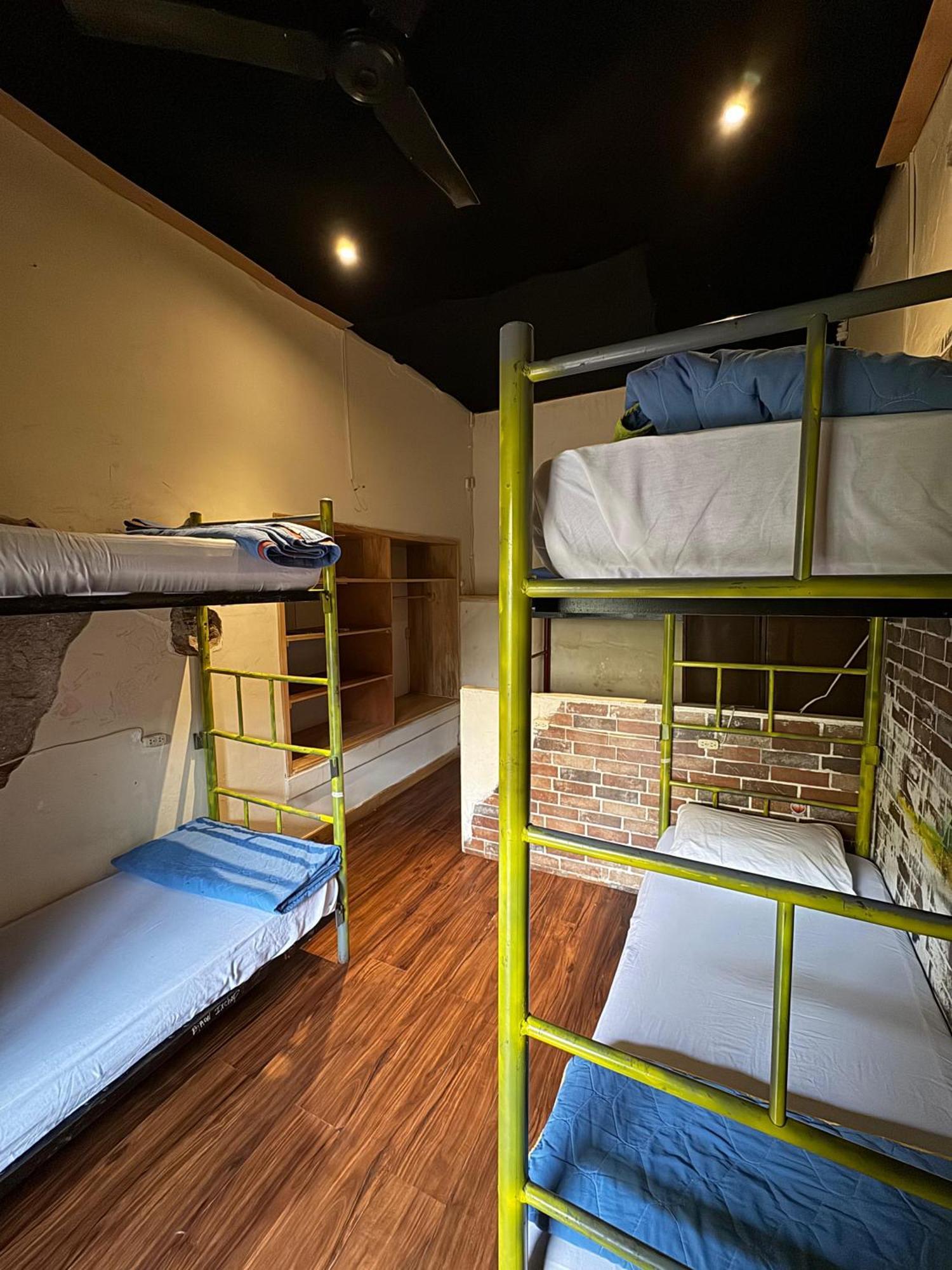Volko Party Hostel Antigua Екстериор снимка