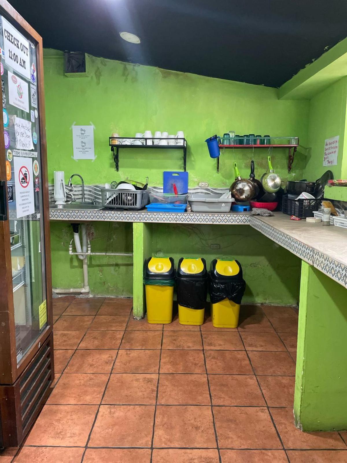 Volko Party Hostel Antigua Екстериор снимка